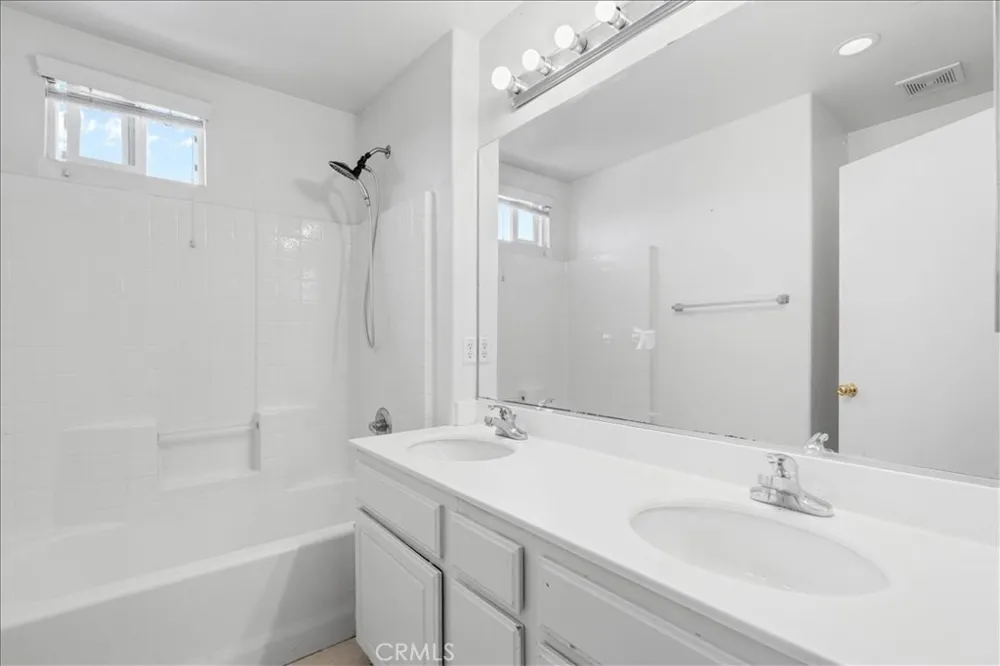13736 Sunshine Terrace Victorville, CA 92394