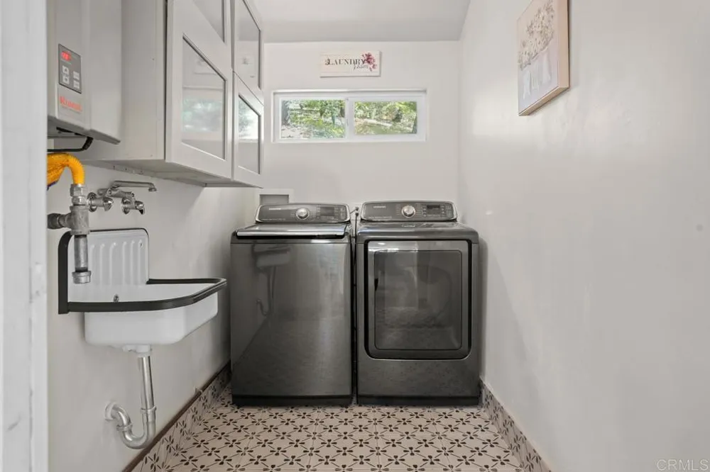 919 Kenison Dr Julian, CA 92036