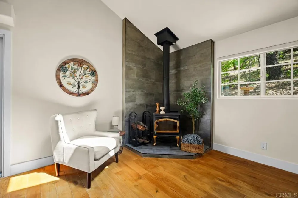 919 Kenison Dr Julian, CA 92036