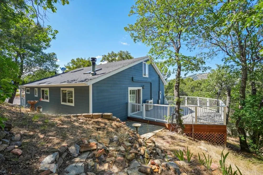 919 Kenison Dr Julian, CA 92036