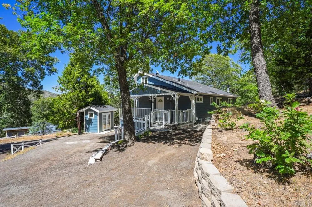 919 Kenison Dr Julian, CA 92036