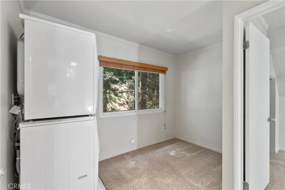 31041 Wild Oak Running Springs, CA 92382