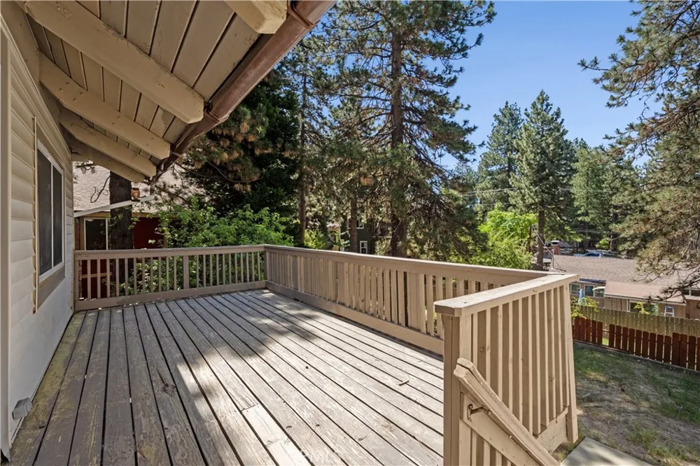 31041 Wild Oak Running Springs, CA 92382