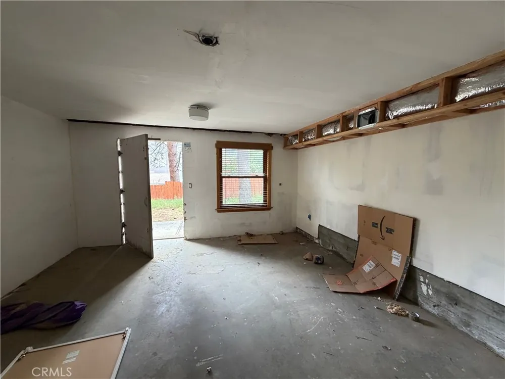31041 Wild Oak Running Springs, CA 92382