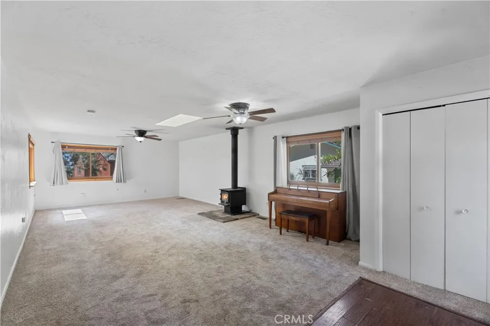31041 Wild Oak Running Springs, CA 92382