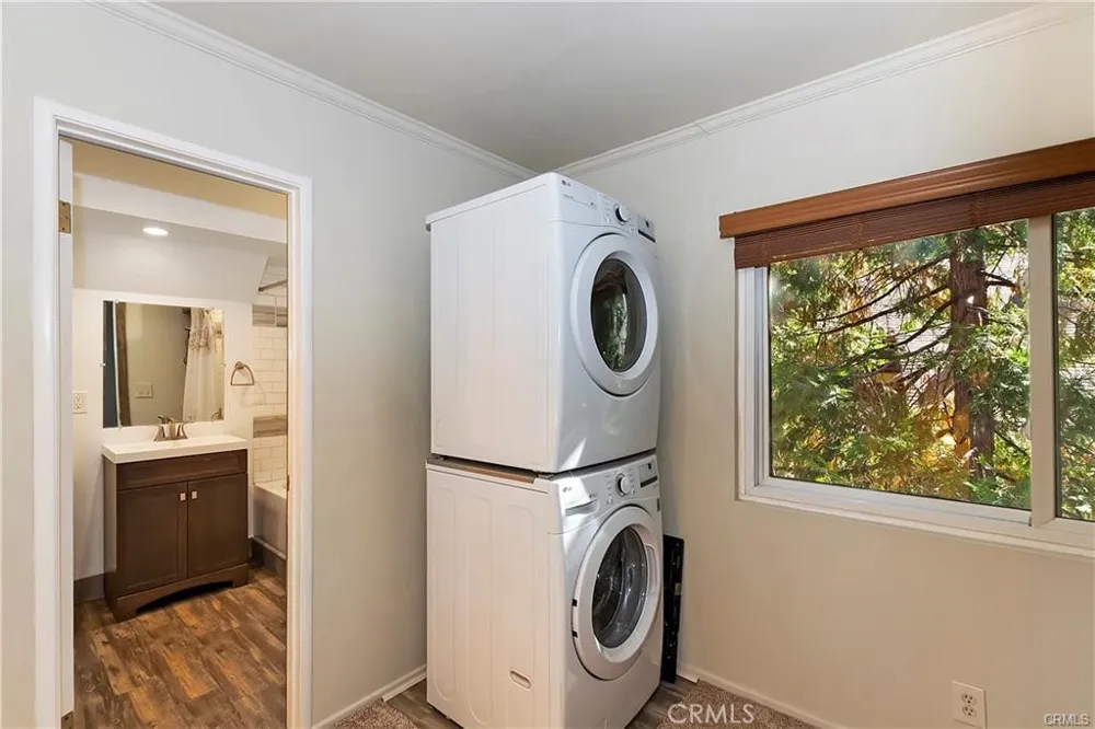 31041 Wild Oak Running Springs, CA 92382