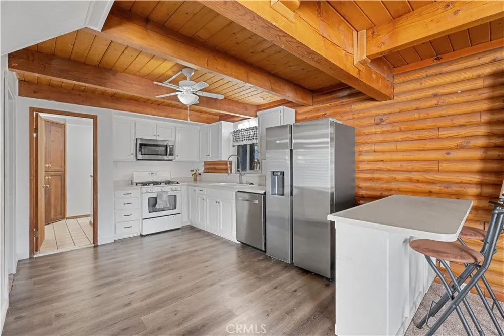 31041 Wild Oak Running Springs, CA 92382