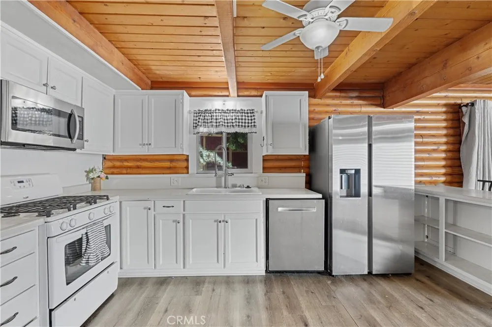 31041 Wild Oak Running Springs, CA 92382