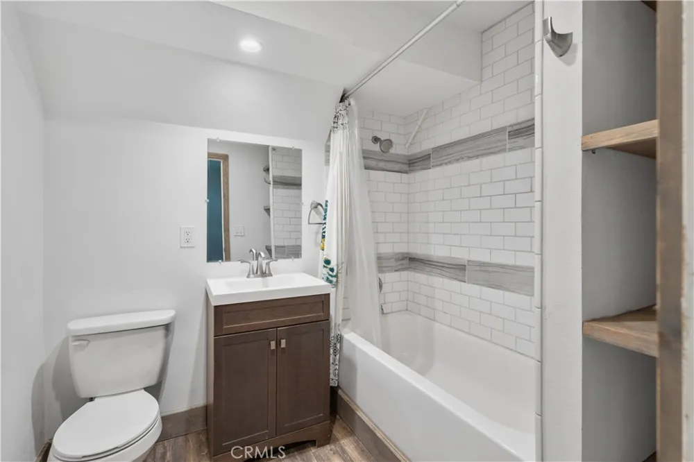 31041 Wild Oak Running Springs, CA 92382