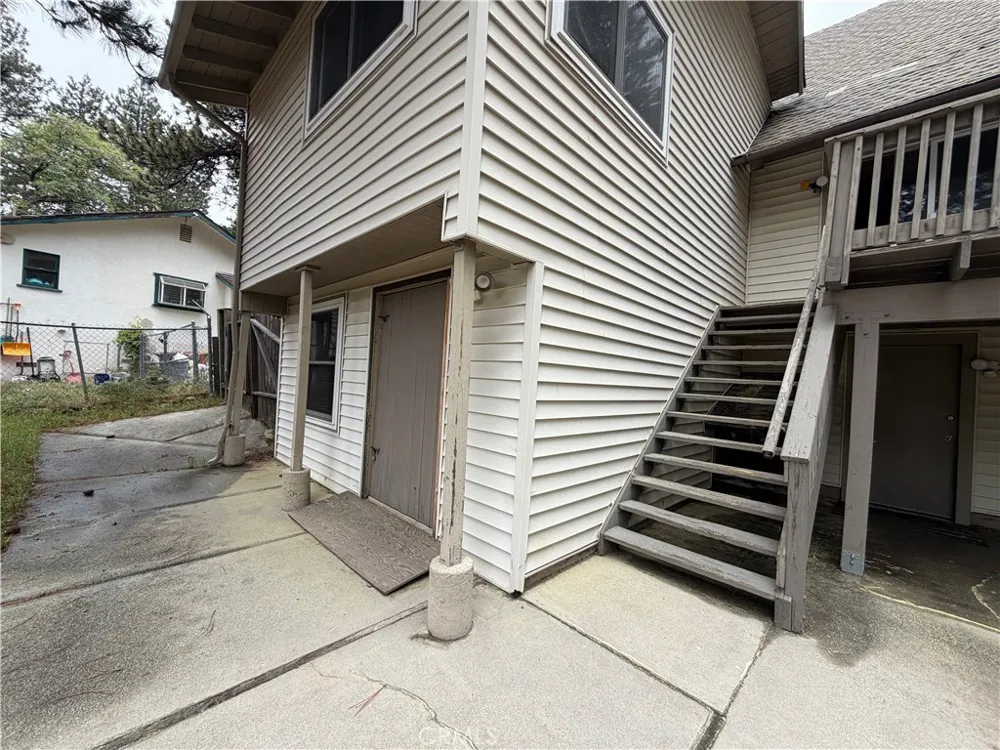 31041 Wild Oak Running Springs, CA 92382