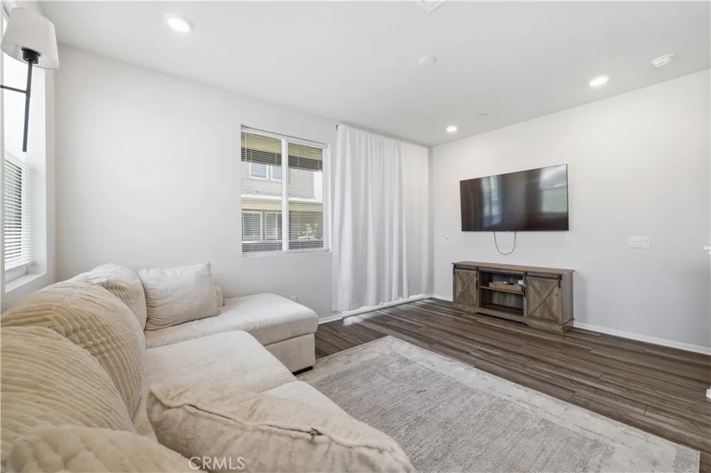 1329 Nimbus Pomona, CA 91768