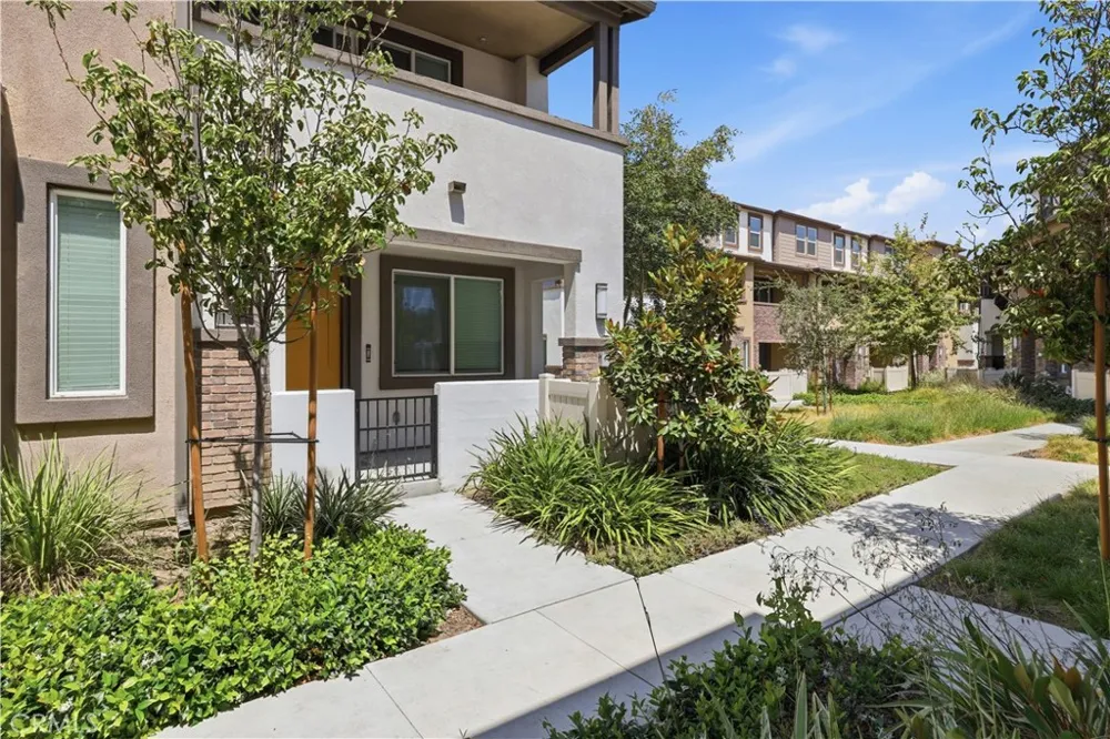 1329 Nimbus Pomona, CA 91768