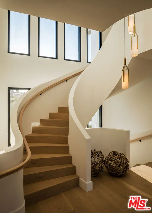 23614 Dry Canyon Cold Creek Rd Calabasas, CA 91302