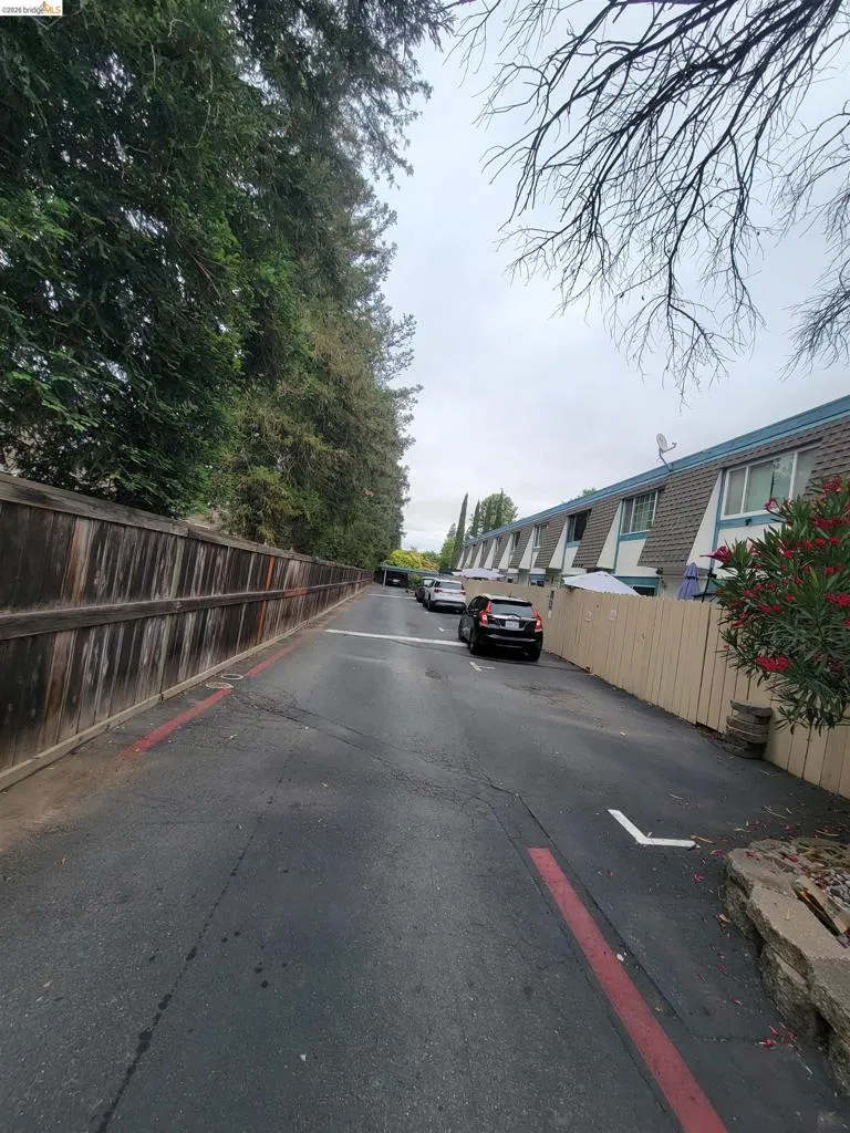 3905 Clayton Rd #12 Concord, CA 94521