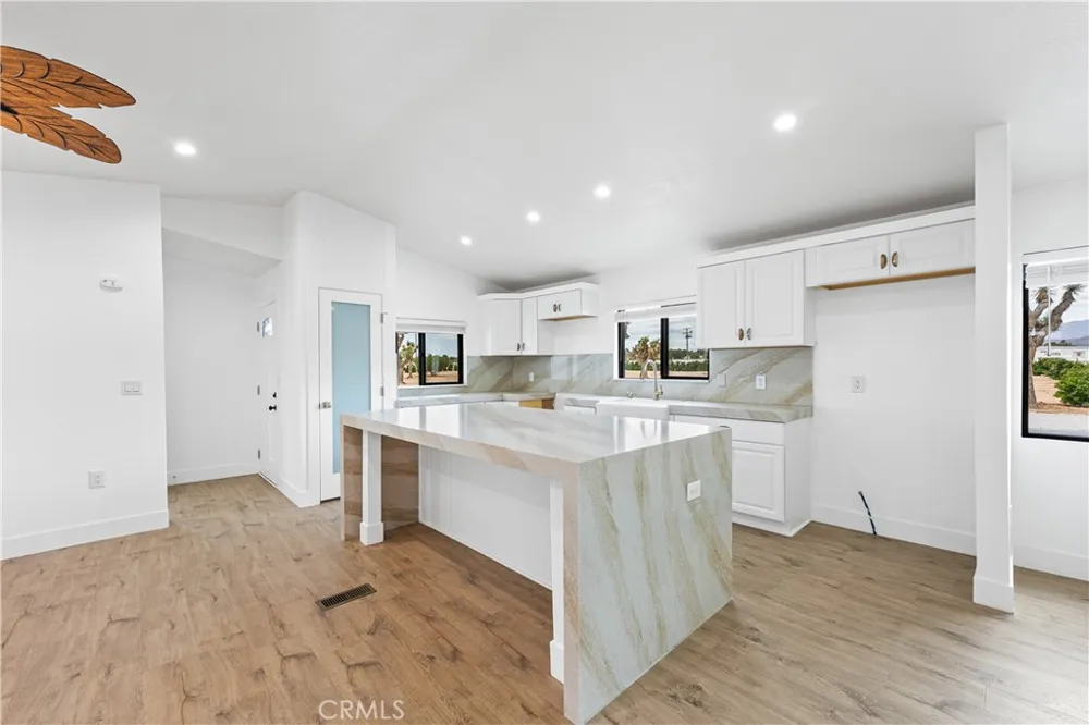 4009 W Avenue K-8 Quartz Hill, CA 93536