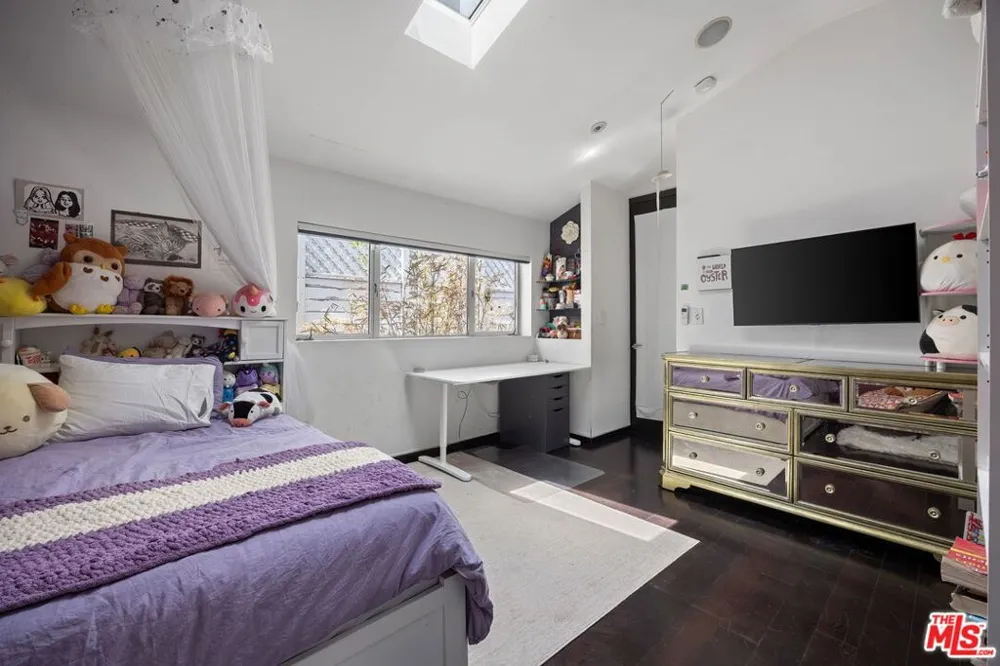 2807 Pacific Avenue Venice, CA 90291