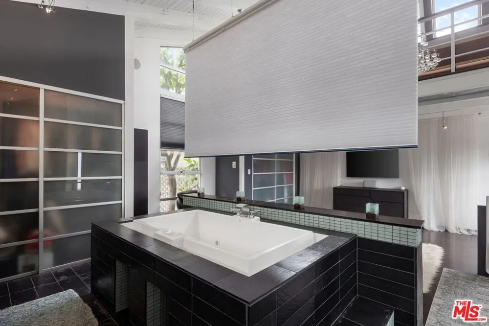 2807 Pacific Avenue Venice, CA 90291