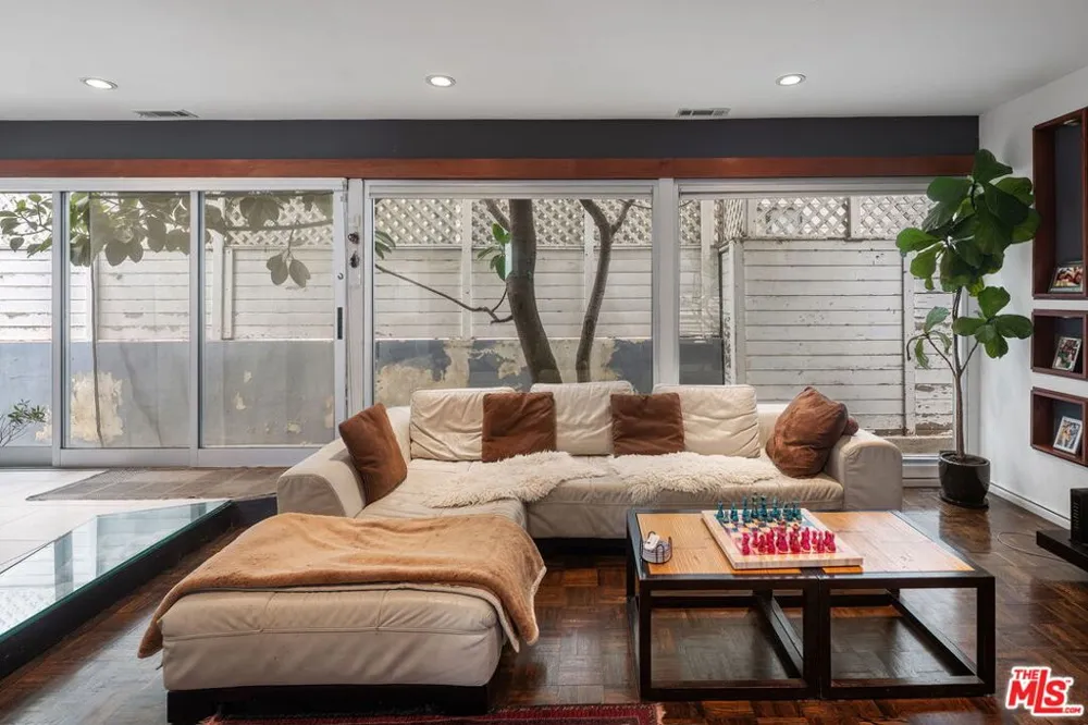 2807 Pacific Avenue Venice, CA 90291