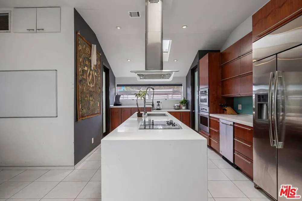 2807 Pacific Avenue Venice, CA 90291