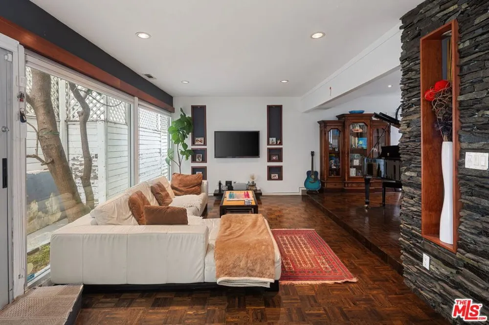2807 Pacific Avenue Venice, CA 90291
