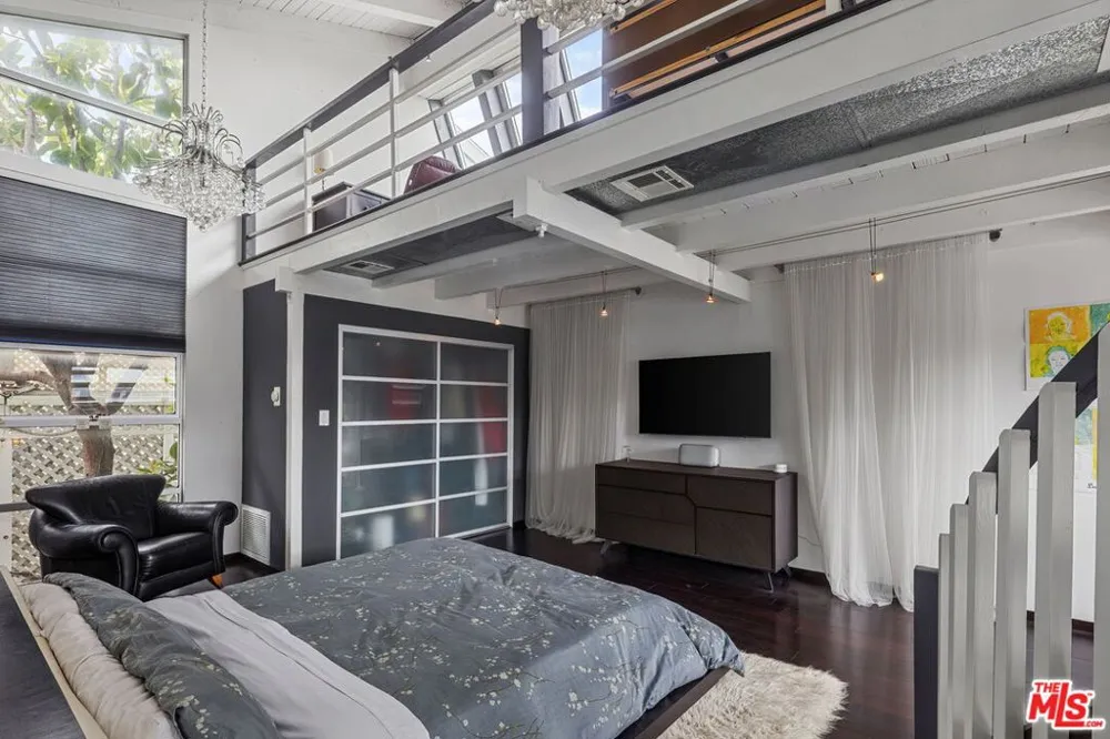 2807 Pacific Avenue Venice, CA 90291