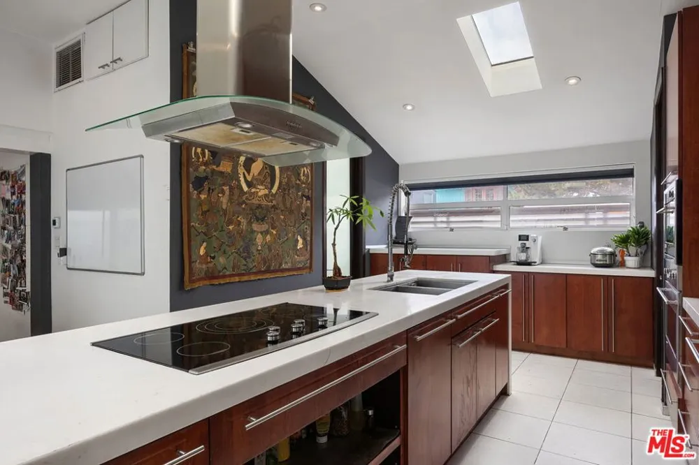 2807 Pacific Avenue Venice, CA 90291