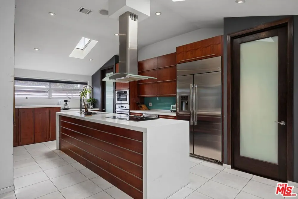 2807 Pacific Avenue Venice, CA 90291