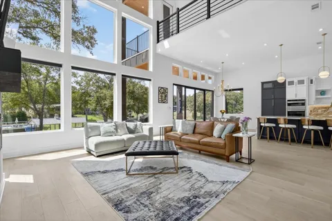 111 Nob Hill Circle