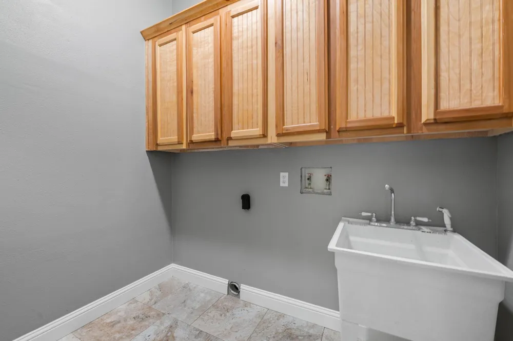 4324 Holstein Drive Cleveland, TX 77328