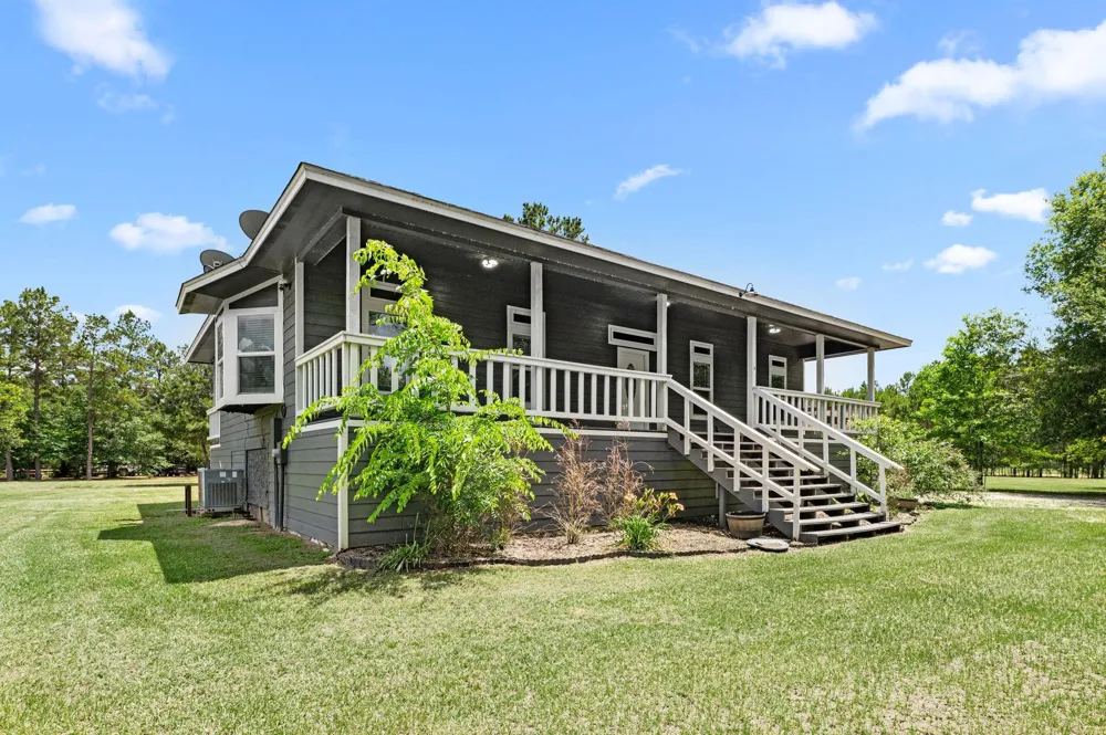 4324 Holstein Drive Cleveland, TX 77328