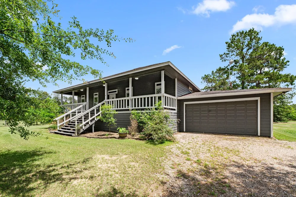 4324 Holstein Drive Cleveland, TX 77328