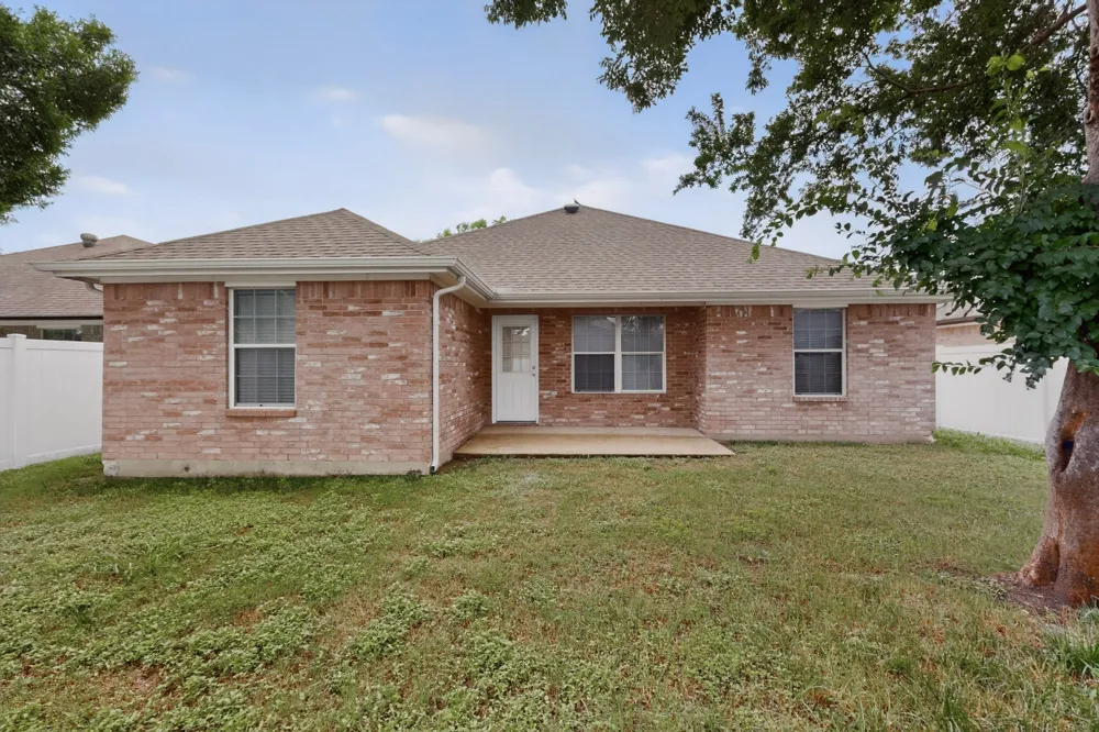 2319 Great Light Drive Dallas, TX 75228