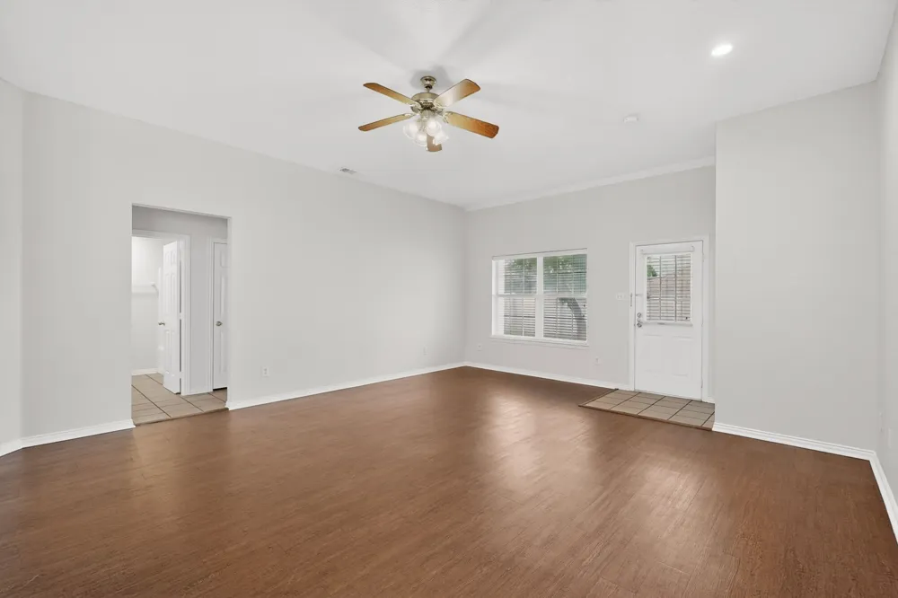 2319 Great Light Drive Dallas, TX 75228