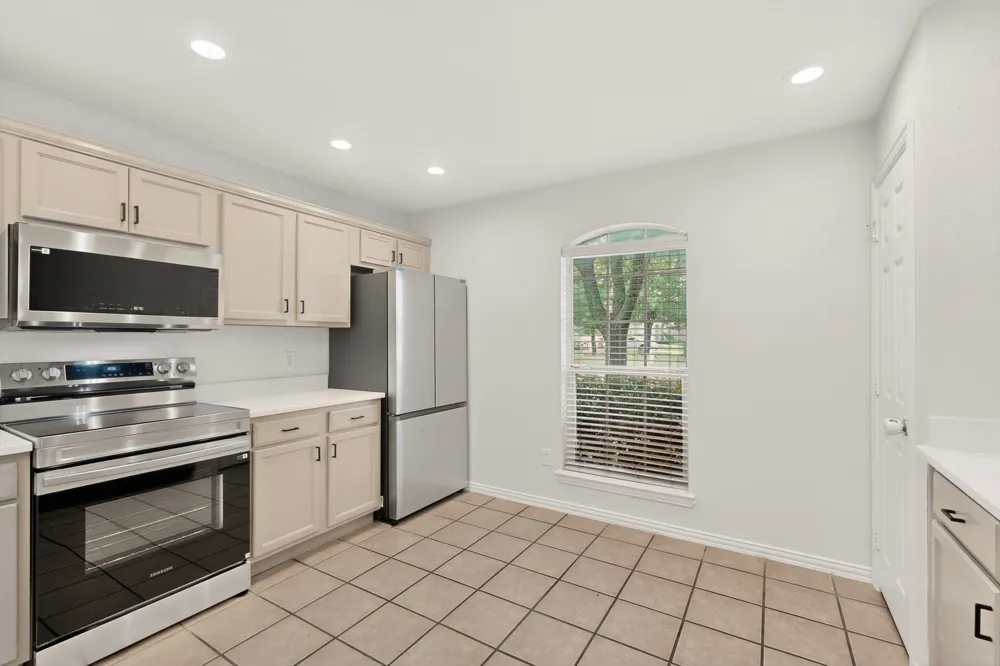 2319 Great Light Drive Dallas, TX 75228