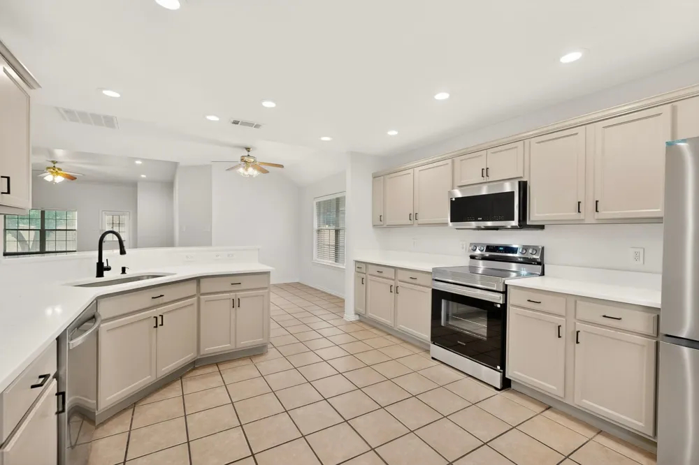 2319 Great Light Drive Dallas, TX 75228