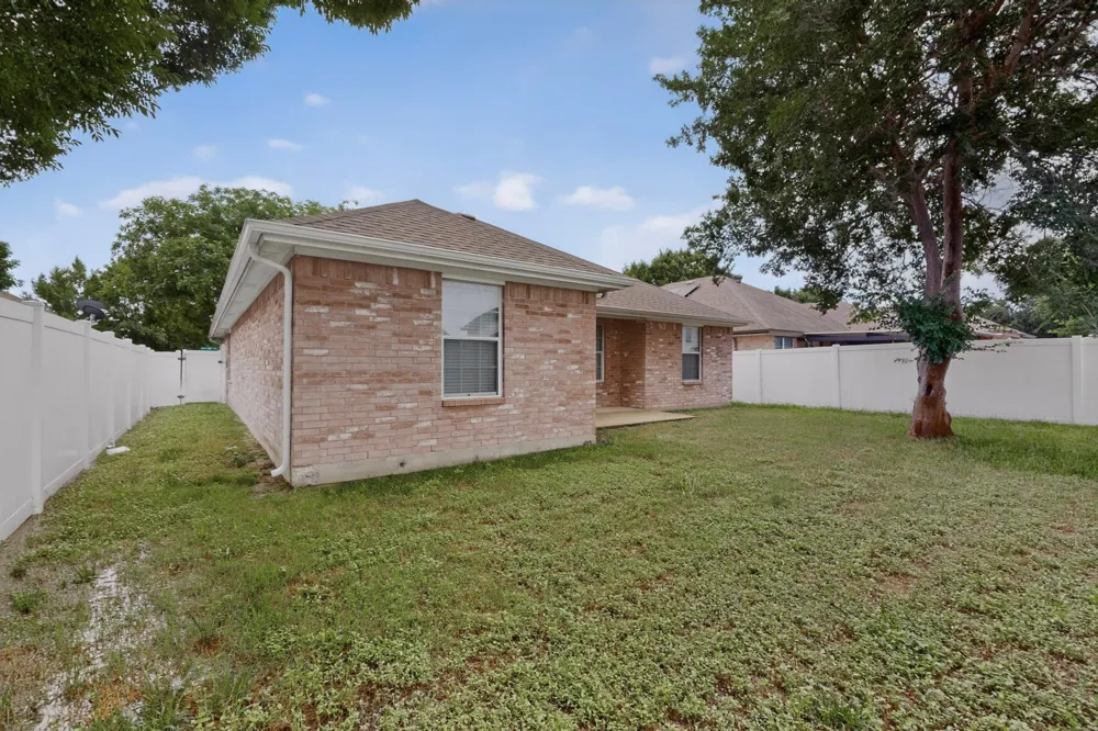 2319 Great Light Drive Dallas, TX 75228