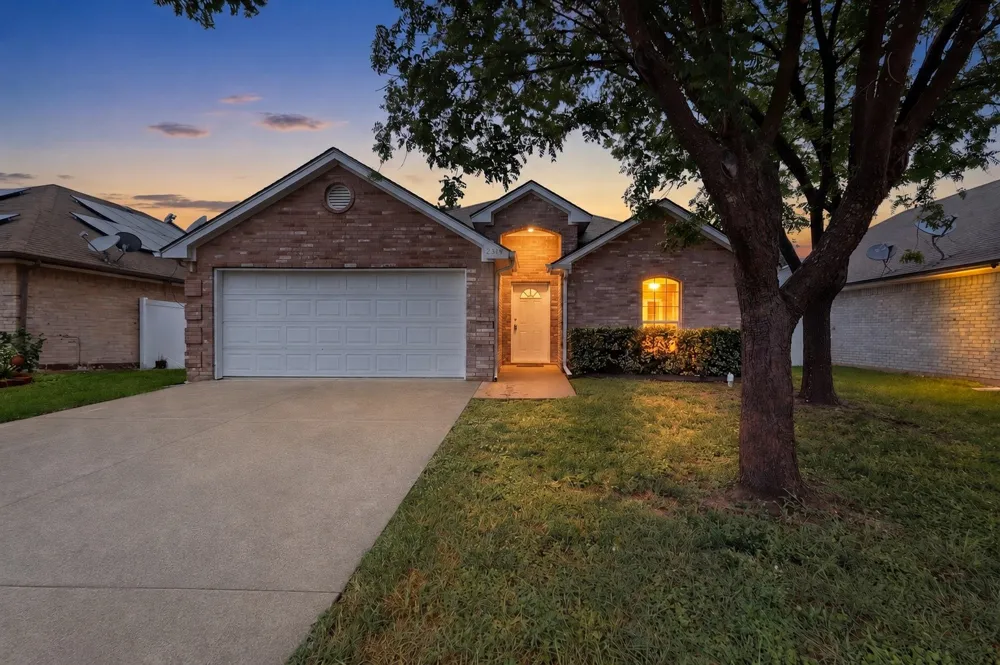 2319 Great Light Drive Dallas, TX 75228