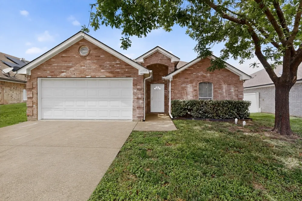 2319 Great Light Drive Dallas, TX 75228