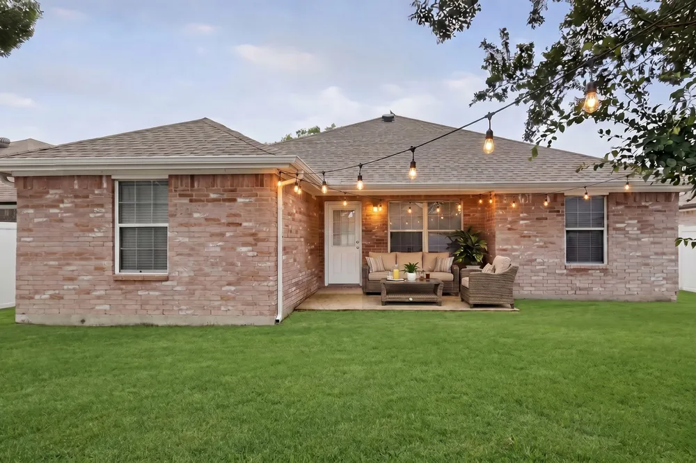 2319 Great Light Drive Dallas, TX 75228