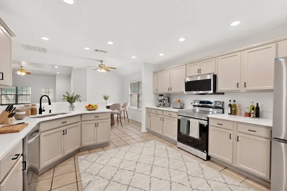 2319 Great Light Drive Dallas, TX 75228