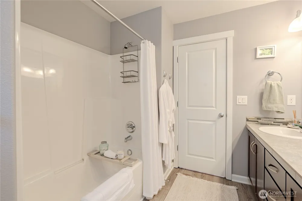409 43rd Court Ridgefield, WA 98642