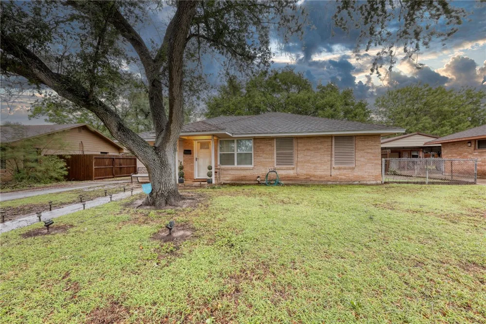 4018 Lamont Street Corpus Christi, TX 78411