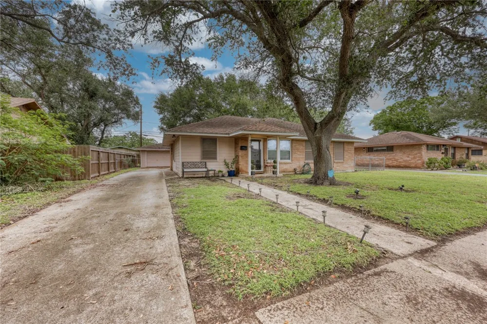 4018 Lamont Street Corpus Christi, TX 78411