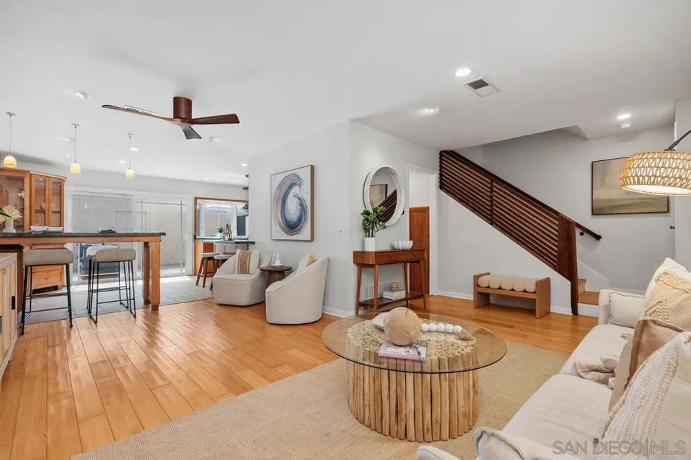 2747 Caminito Cedros Del Mar, CA 92014
