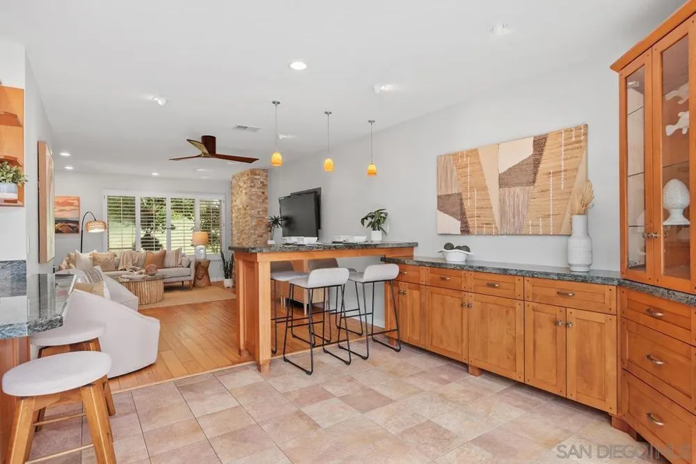 2747 Caminito Cedros Del Mar, CA 92014
