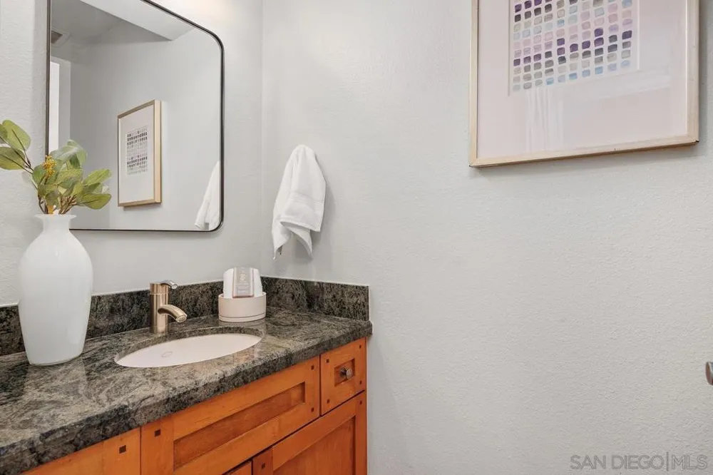 2747 Caminito Cedros Del Mar, CA 92014