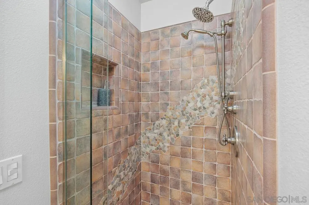 2747 Caminito Cedros Del Mar, CA 92014