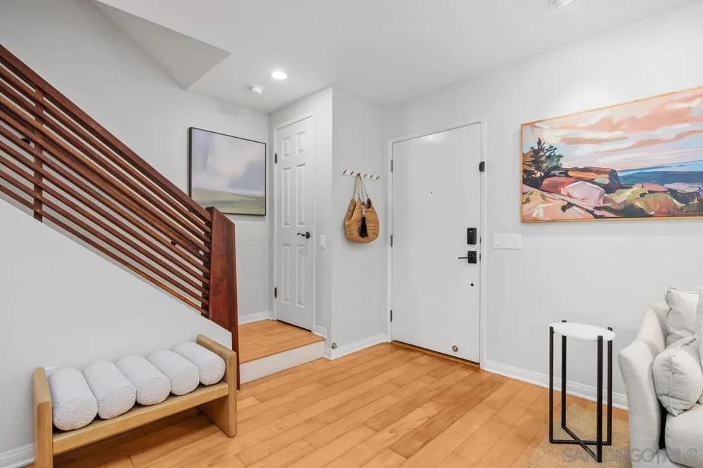 2747 Caminito Cedros Del Mar, CA 92014