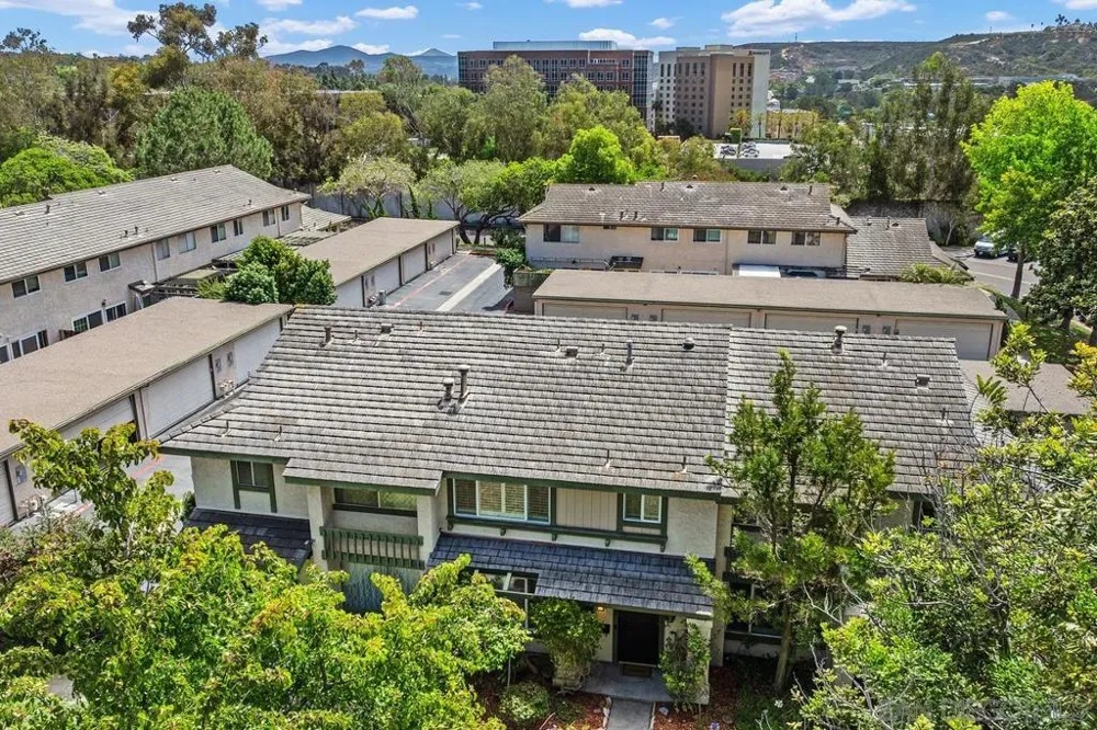 2747 Caminito Cedros Del Mar, CA 92014