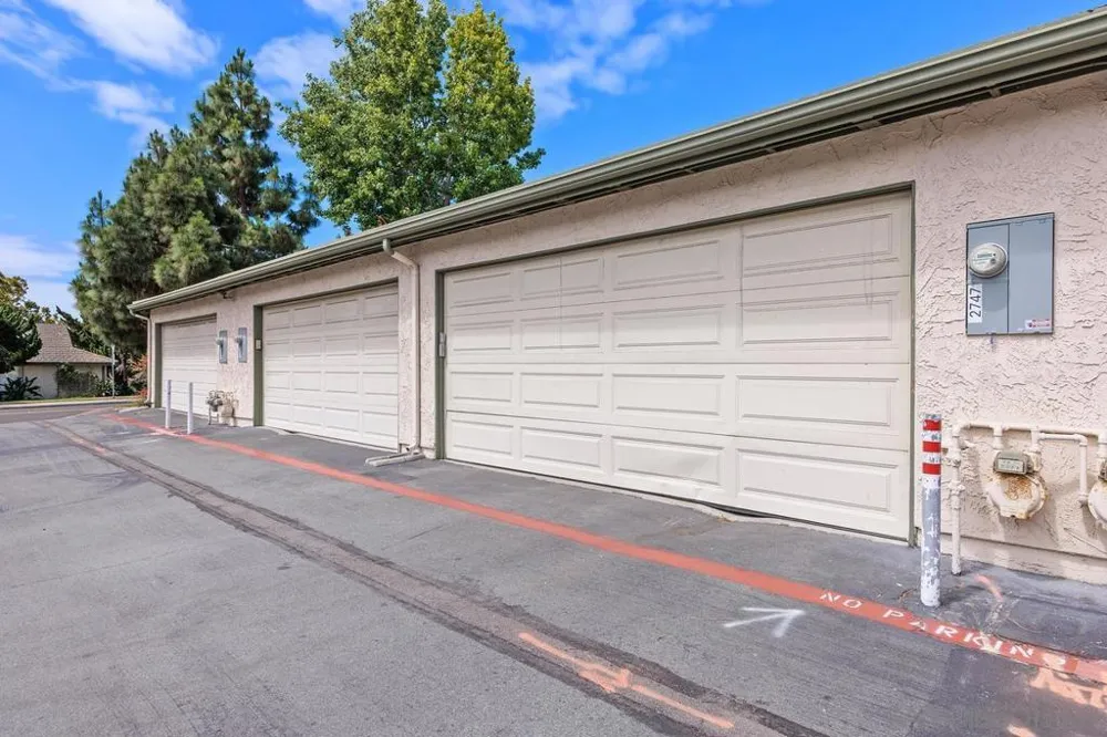 2747 Caminito Cedros Del Mar, CA 92014